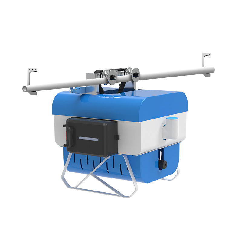 Automatic cruise spraying device